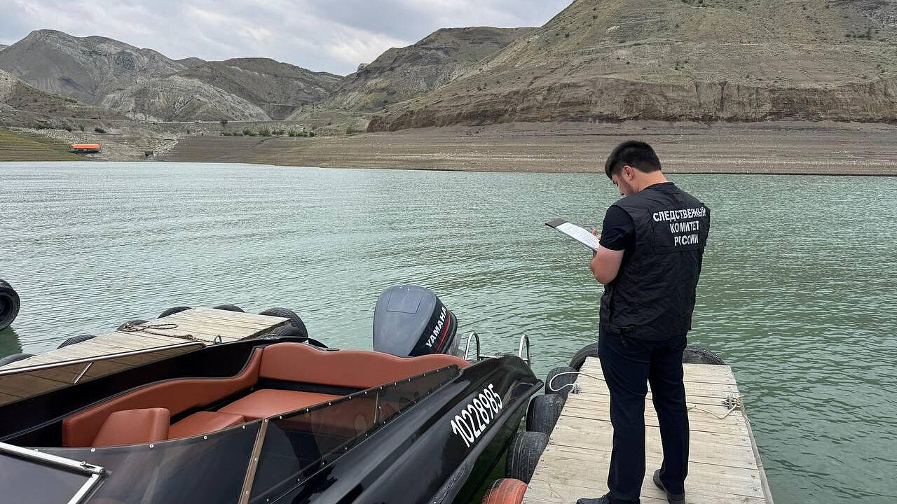 В ЧП с катером на водохранилище в Дагестане пострадали четыре человека