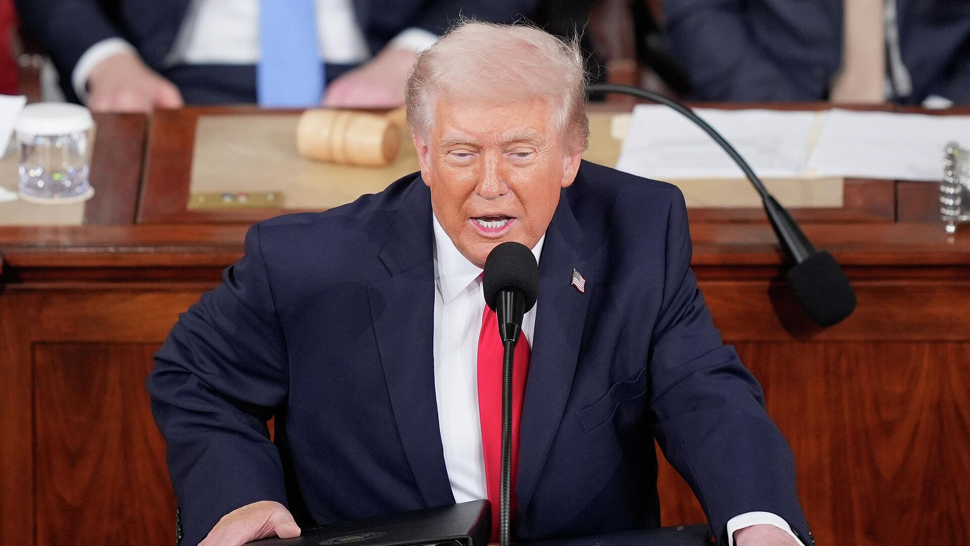 Трамп заявил, что двух демократов следует отправить в психбольницу