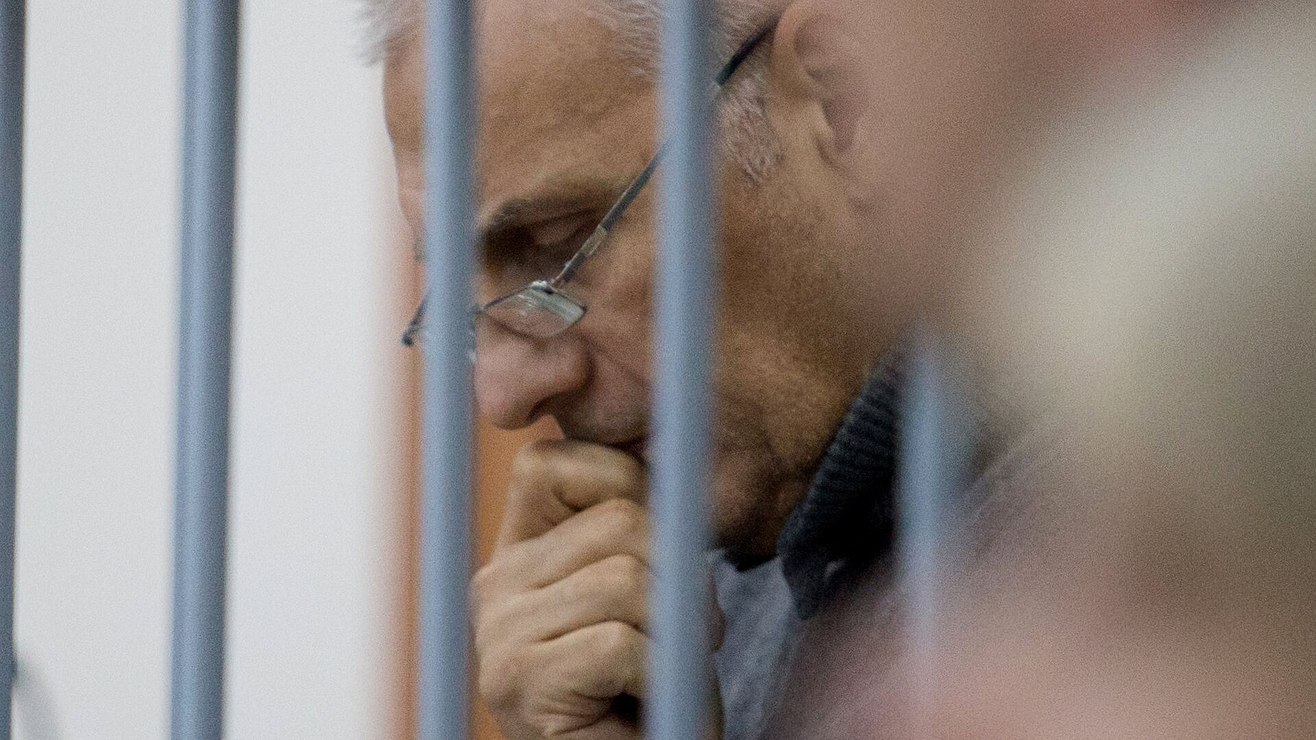 Суд отказался выпустить из колонии экс-главу Сахалина Хорошавина