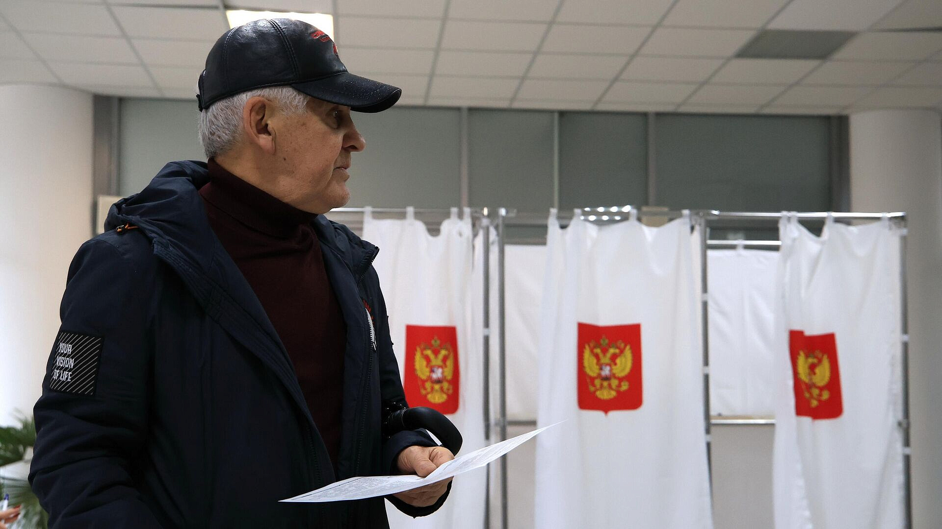 Все избирательные участки в Крыму открылись штатно