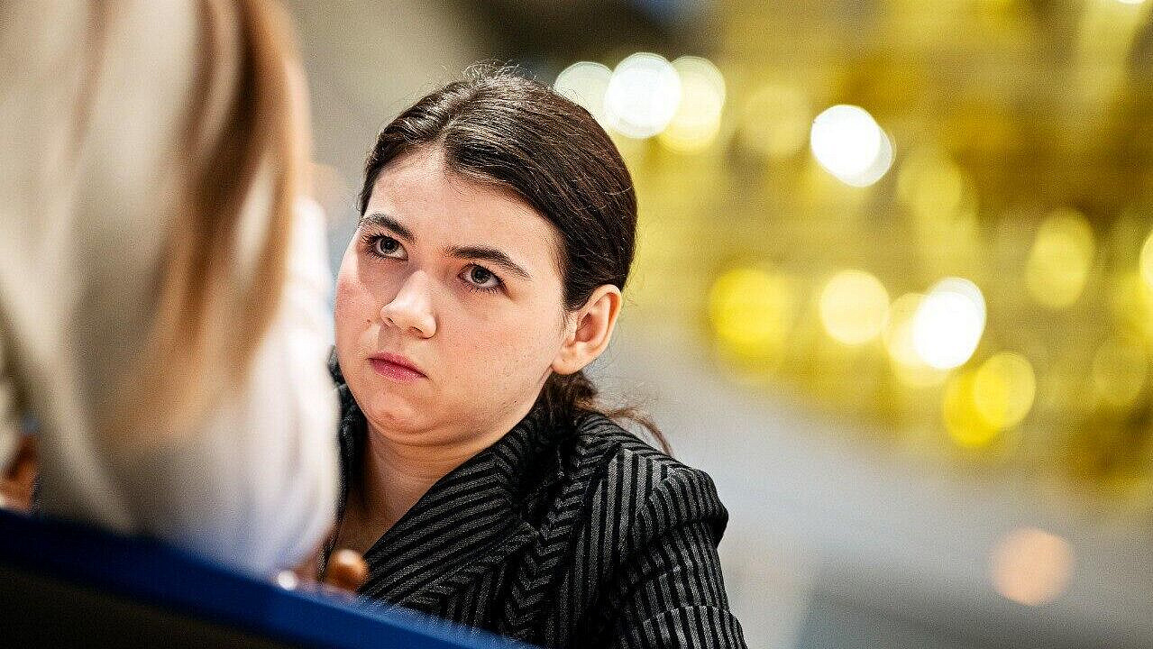 Горячкина сыграла вничью в третьем туре шахматного турнира претенденток