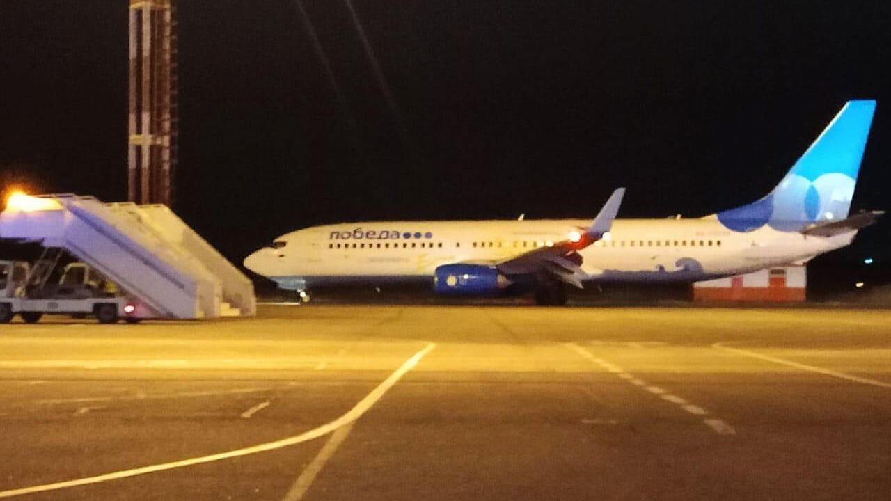 Пассажиры рейса "Победа" вылетят из Астрахани в Москву на резервном борту