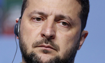 Экс-депутат Рады предположил, почему Зеленский цепляется за власть