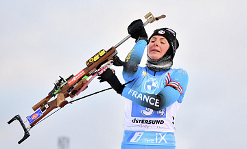 Сборная Франции по биатлону выиграла женскую эстафету на этапе Кубка мира