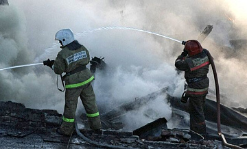 В Киевской области произошел крупный пожар на складе