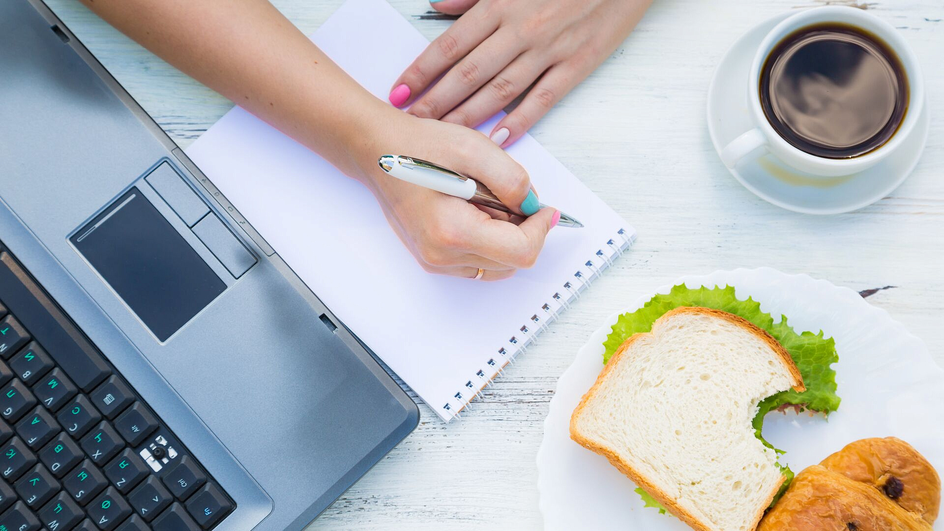 Эксперт рассказала, в каких случаях обед оплачивается работодателем