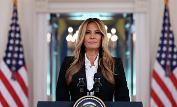 Трамп похвалил Меланью, которая не обращала на него внимание