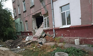 В Саратове частично обрушился аварийный дом