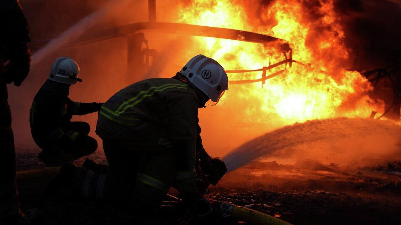 На предприятии в Одесской области потушили масштабный пожар