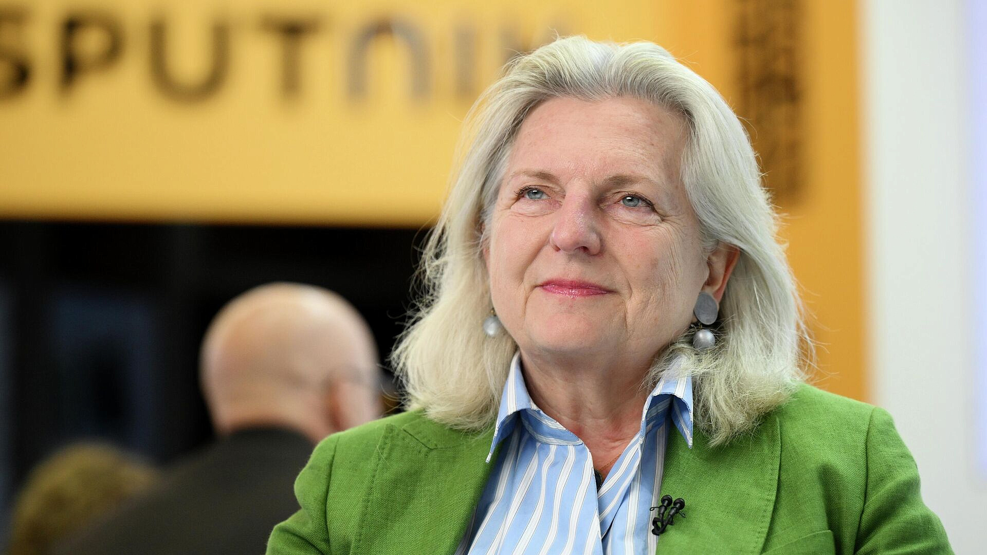 Россия и США возвращаются к равноправному диалогу, считает эксперт