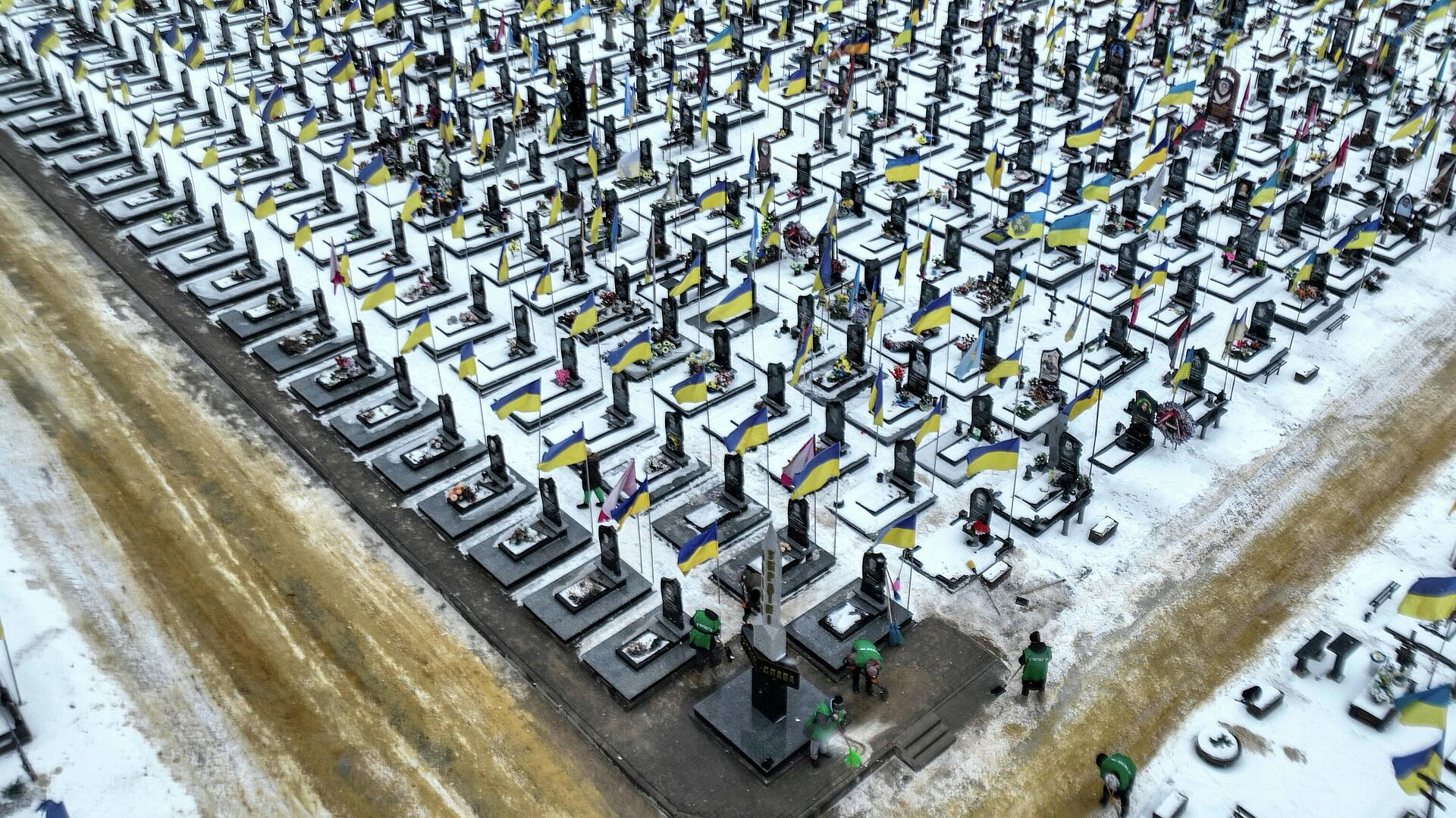 Тела погибших солдат ВСУ складируют в селе Мирополье Сумской области