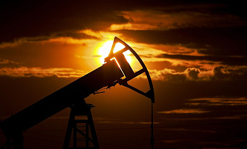 Цены на нефть снижаются на опасениях по поводу спроса