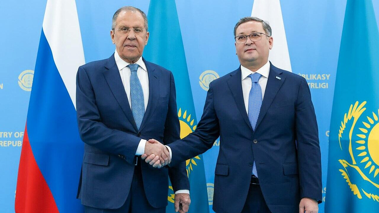 Главы МИД Казахстана и России обсудили развитие сотрудничества