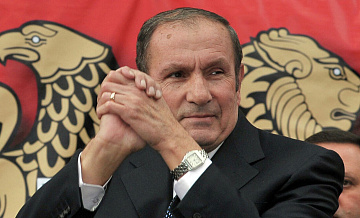 Тер-Петросян рассказал, кто может объединить расколотую в Армении оппозицию