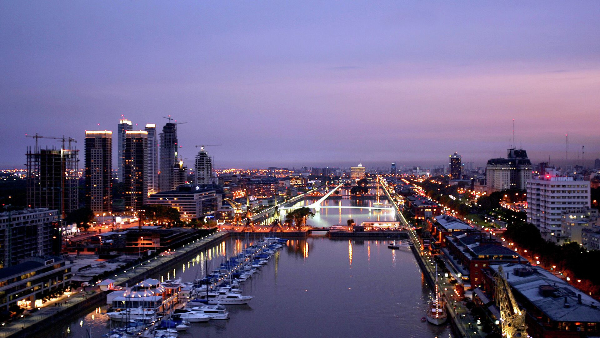 Посольство России получает обращения от аргентинцев по вакцине от рака