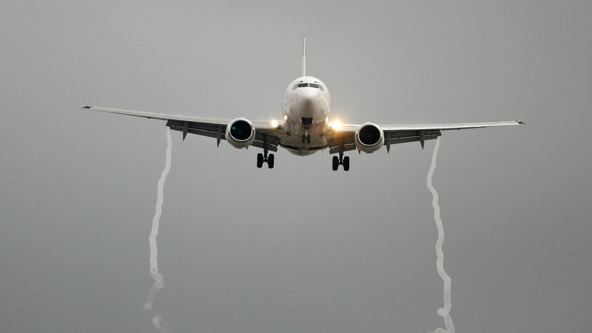         Boeing 737-800