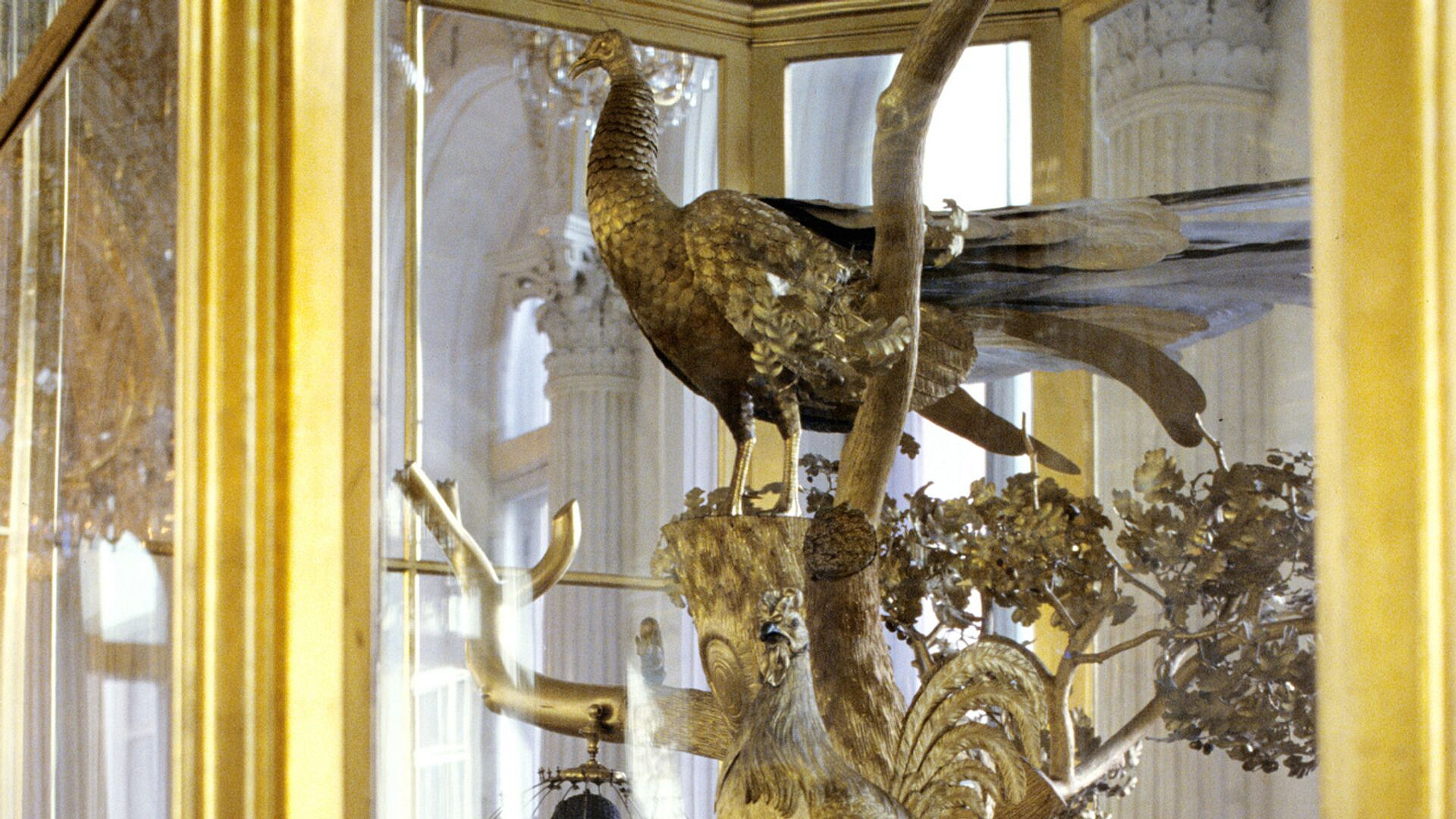 В Эрмитаже рассказали, для кого заводят знаменитые часы "Павлин"