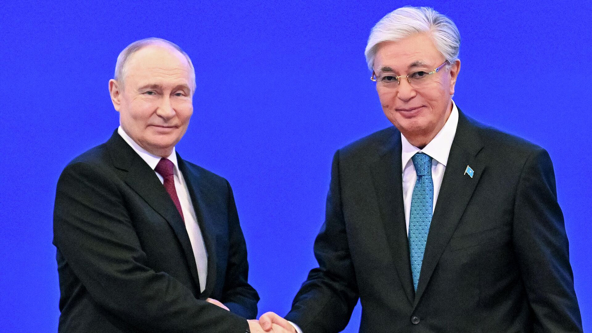 Песков рассказал о неформальной встрече Путина и Токаева