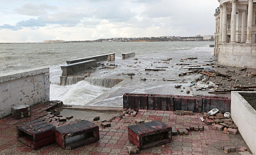 Крым получит средства на компенсацию поддержки пострадавших от урагана
