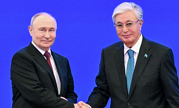 Песков рассказал о неформальной встрече Путина и Токаева