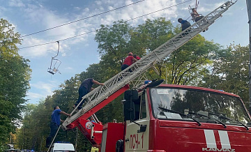 В Нальчике четыре человека упали в воду после обрыва канатной дороги