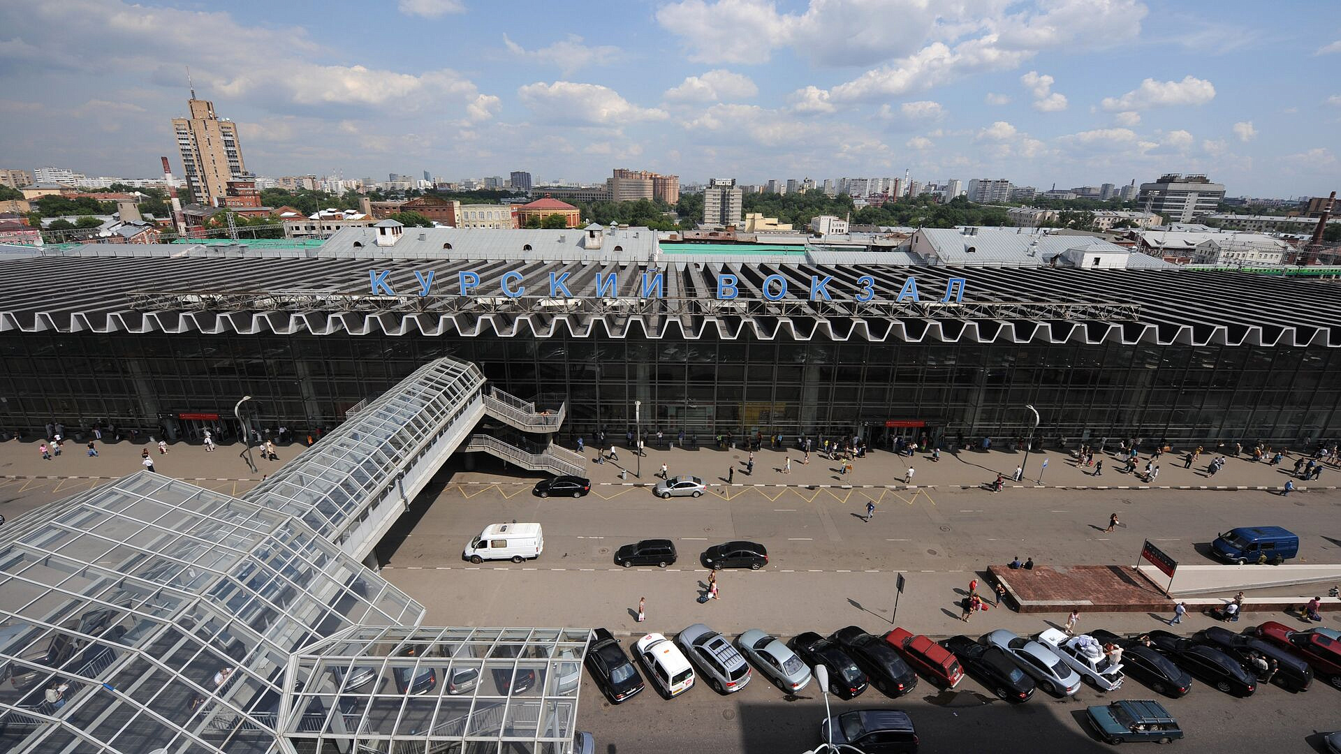 В Москве вывели пассажиров с Курского вокзала