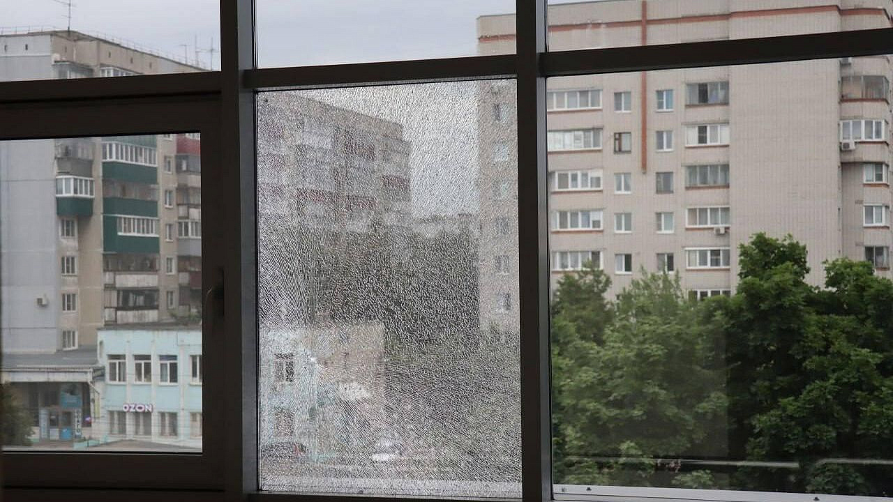 В Курске после атаки беспилотников повреждены 15 домов