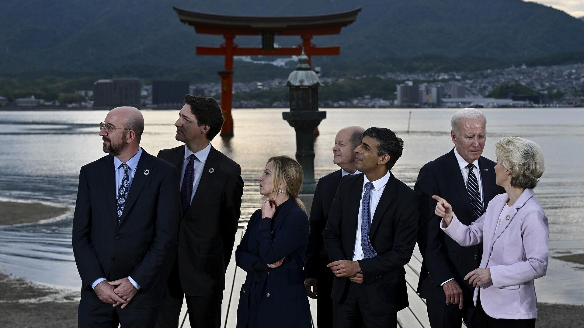 G7       