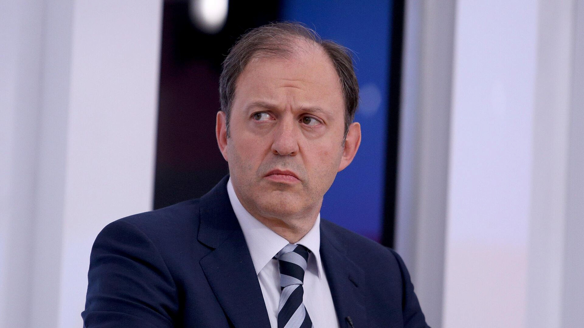 Митволь рассказал, что из-за ареста имущества ездит на метро