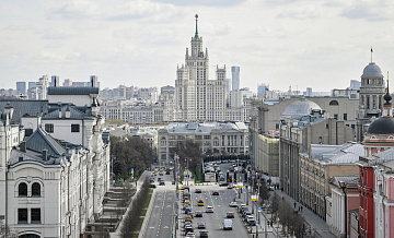 В Москве приступили к ремонту дорожного покрытия на Новой площади