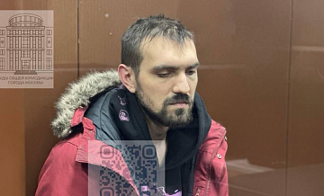 Суд в Москве продлил арест стендап-комику Останину