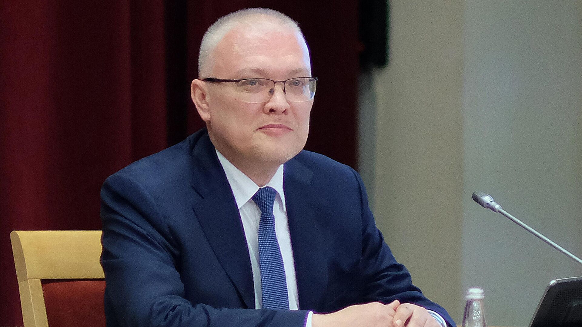Кириенко вручил кировскому губернатору высшую награду общества "Знание"