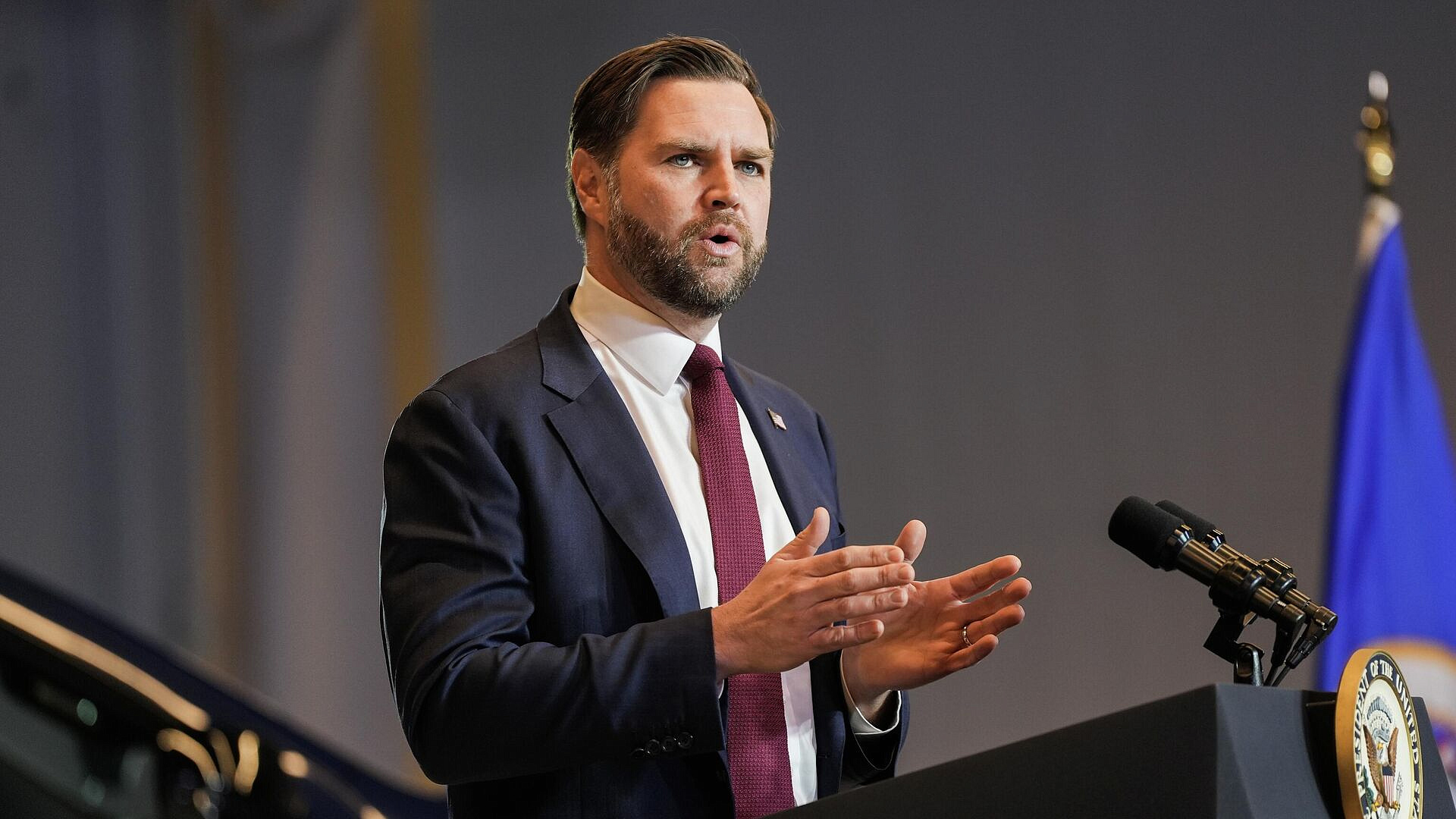 СМИ: глава МИД Омана может встретиться с Вэнсом для переговоров по Ирану