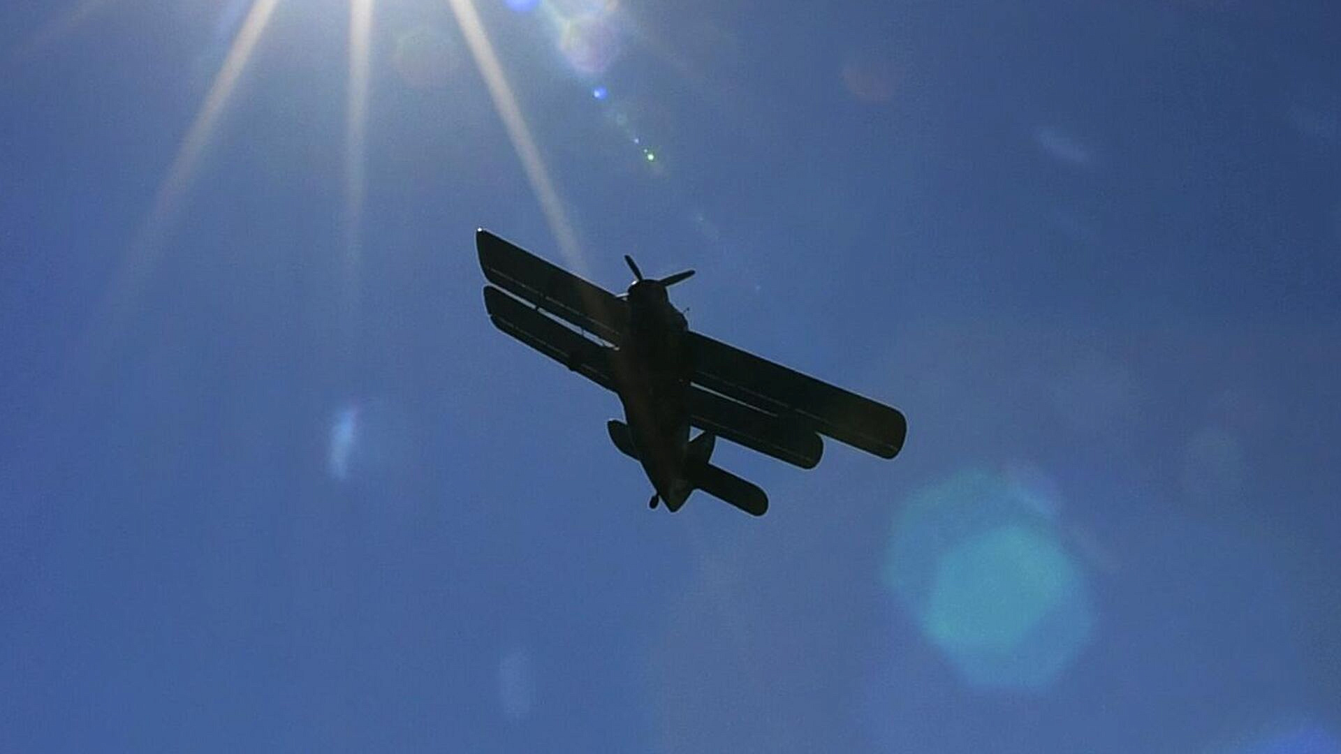 Одного пострадавшего при ЧП с Ан-2 в Якутии госпитализировали с ожогами