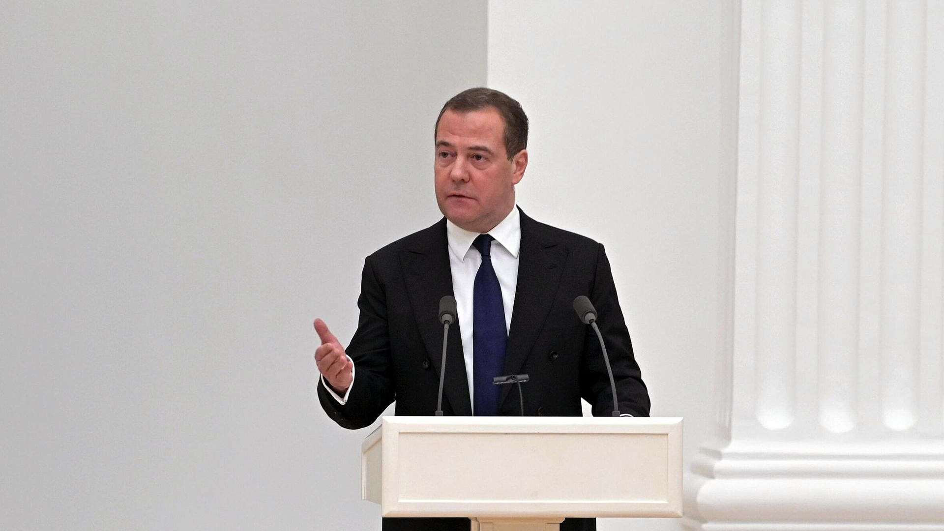ЕР активно работает над устойчивым ростом "Почты России", заявил Медведев