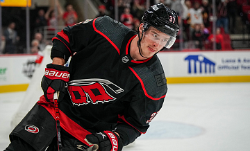 "Каролина" обыграла "Даллас" в матче НХЛ, Свечников оформил четыре ассиста