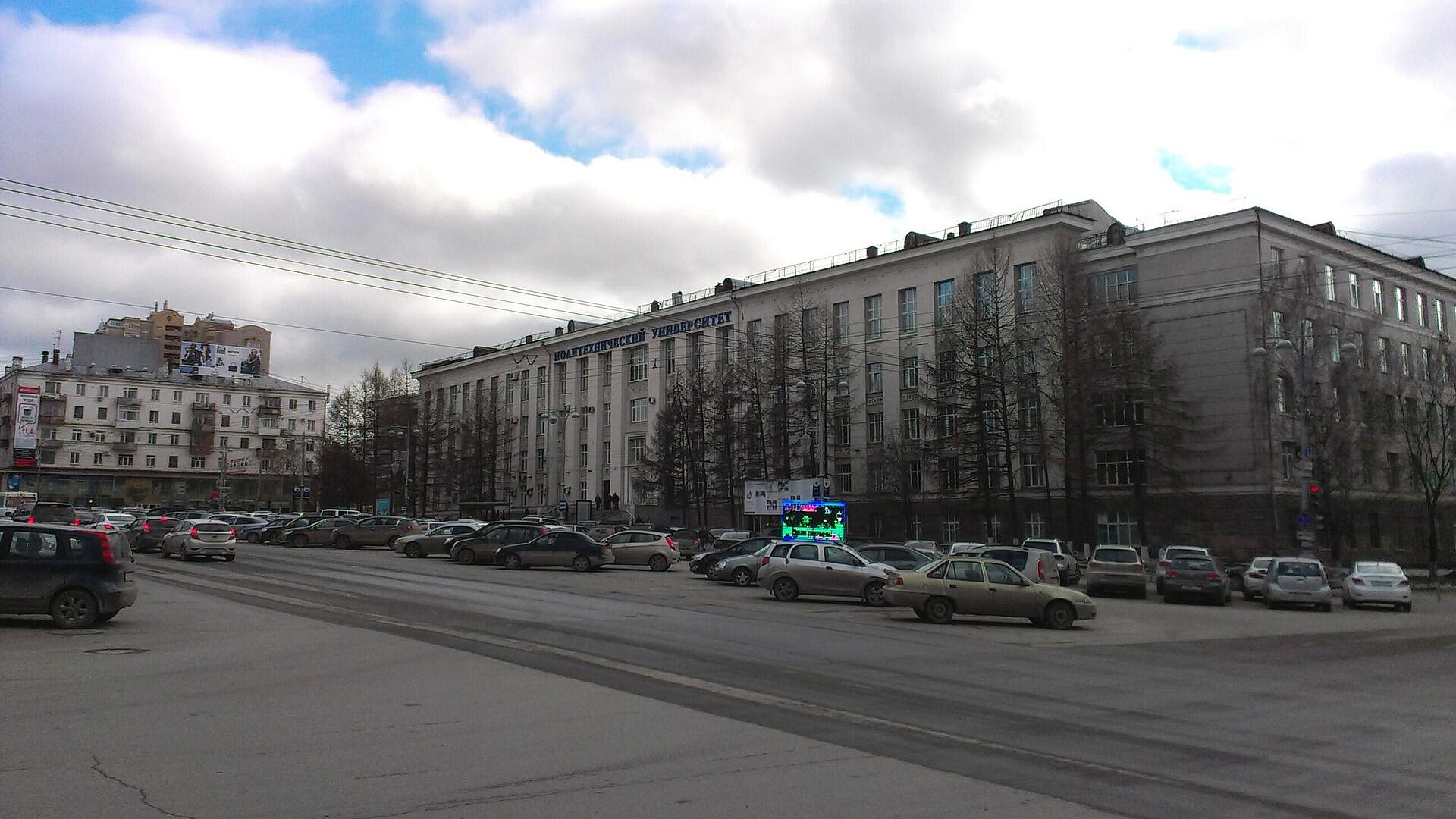 Пострадавшего при ЧП в здании пермского политеха выписали из больницы