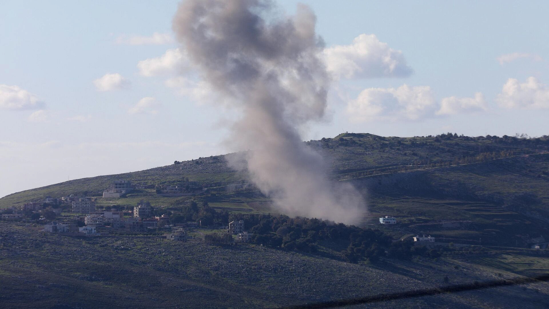 Израильская авиация атаковала пять поселений на юге Ливана