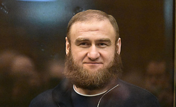 Суд отказал экс-сенатору Арашукову в иске к колонии "Черный дельфин"