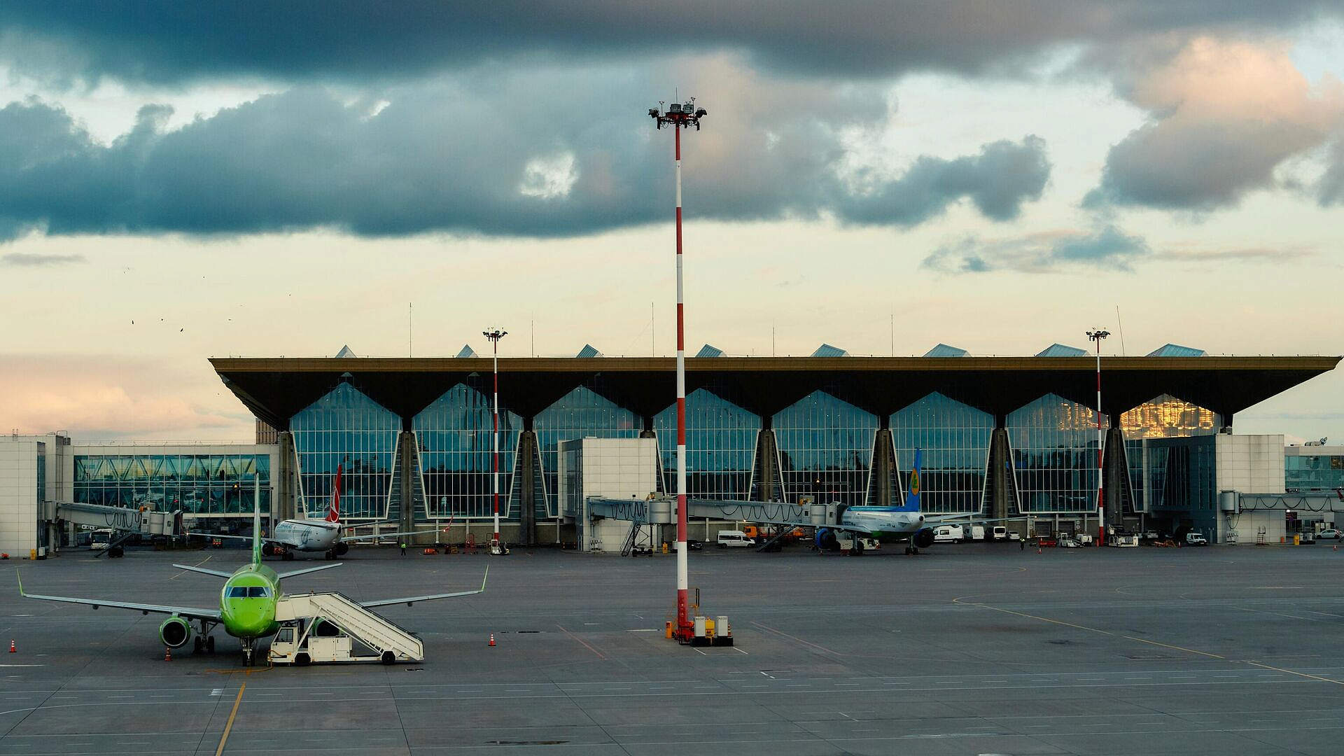 В Пулково сняли ограничения на прием и выпуск воздушных судов