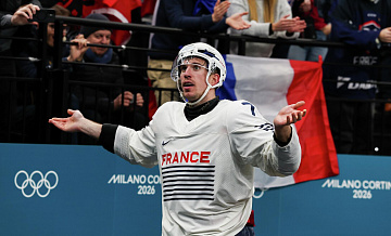 Хоккеист сборной Франции предстанет перед судом за нападение на вратаря