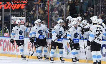 Лучший бомбардир КХЛ Энэс продлил контракт с минским "Динамо"