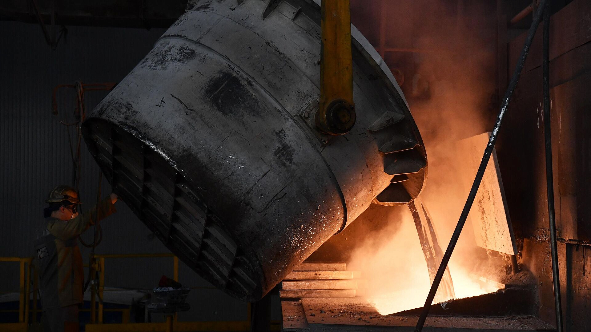 Китай в апреле приобрел у России алюминия на рекордные $612 млн