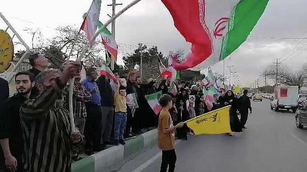 Иранцы собрались у электростанций на фоне угроз Трампа, пишут СМИ