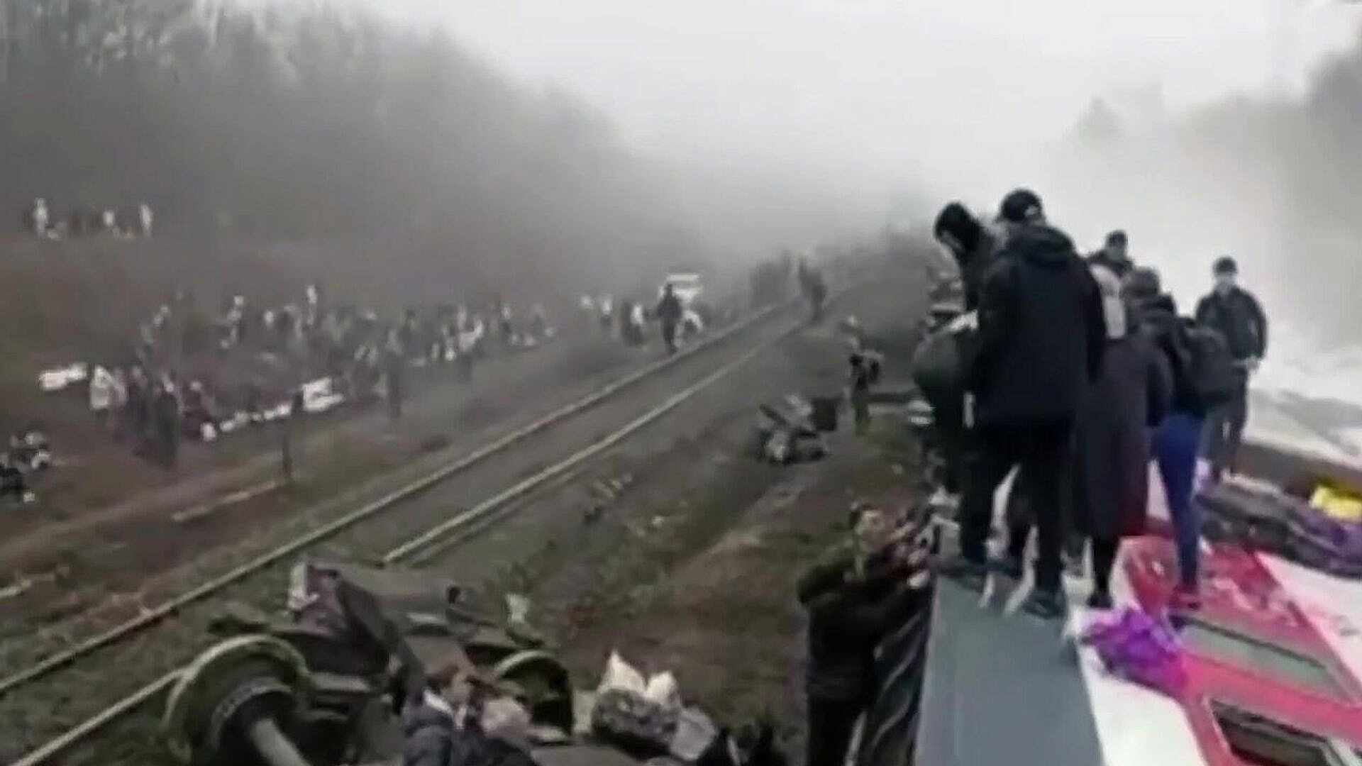 С места схода поезда в Ульяновской области эвакуируют 24 пострадавших