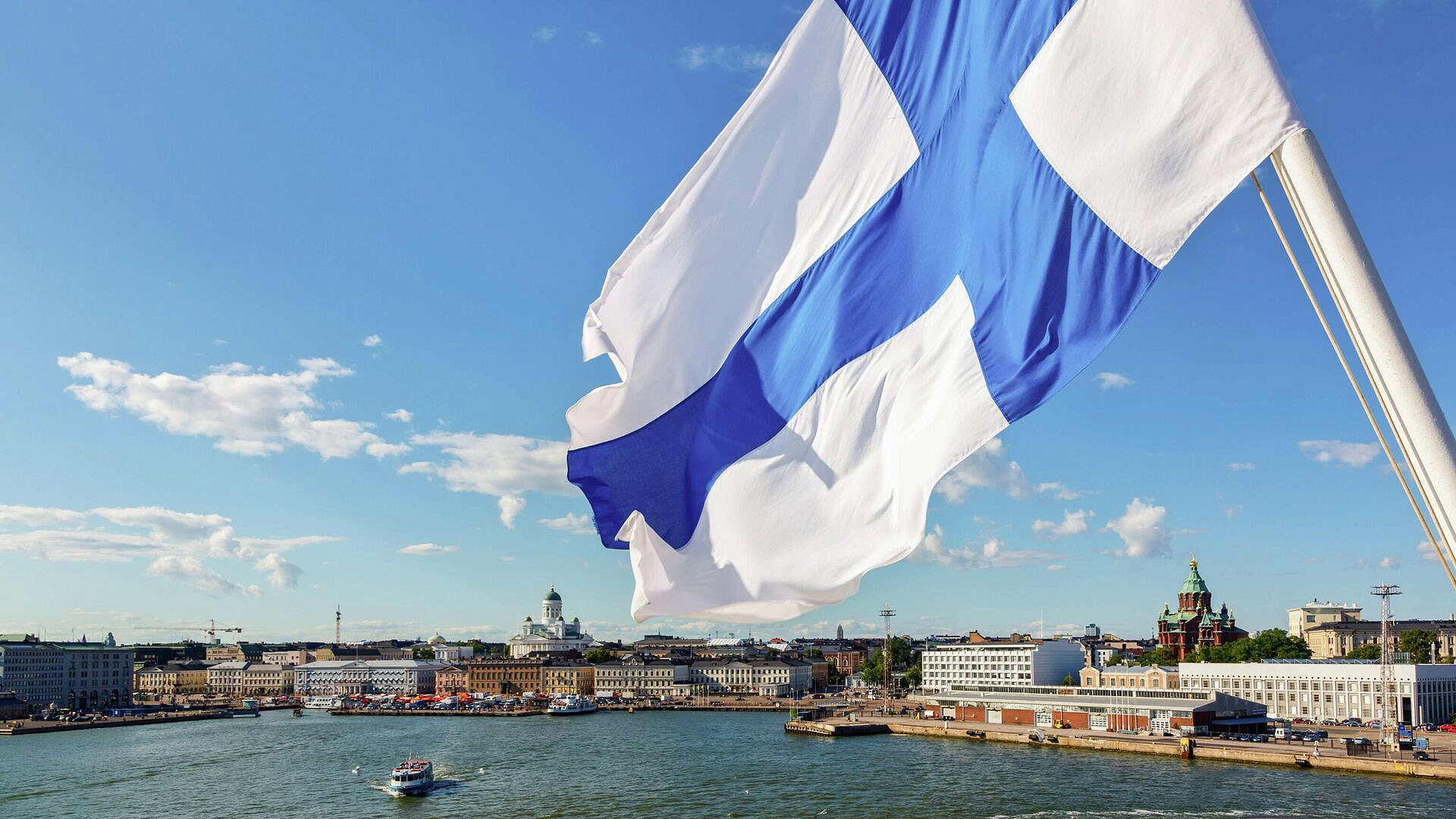 В Кремле прокомментировали планы Финляндии разрешить ввоз ядерного оружия