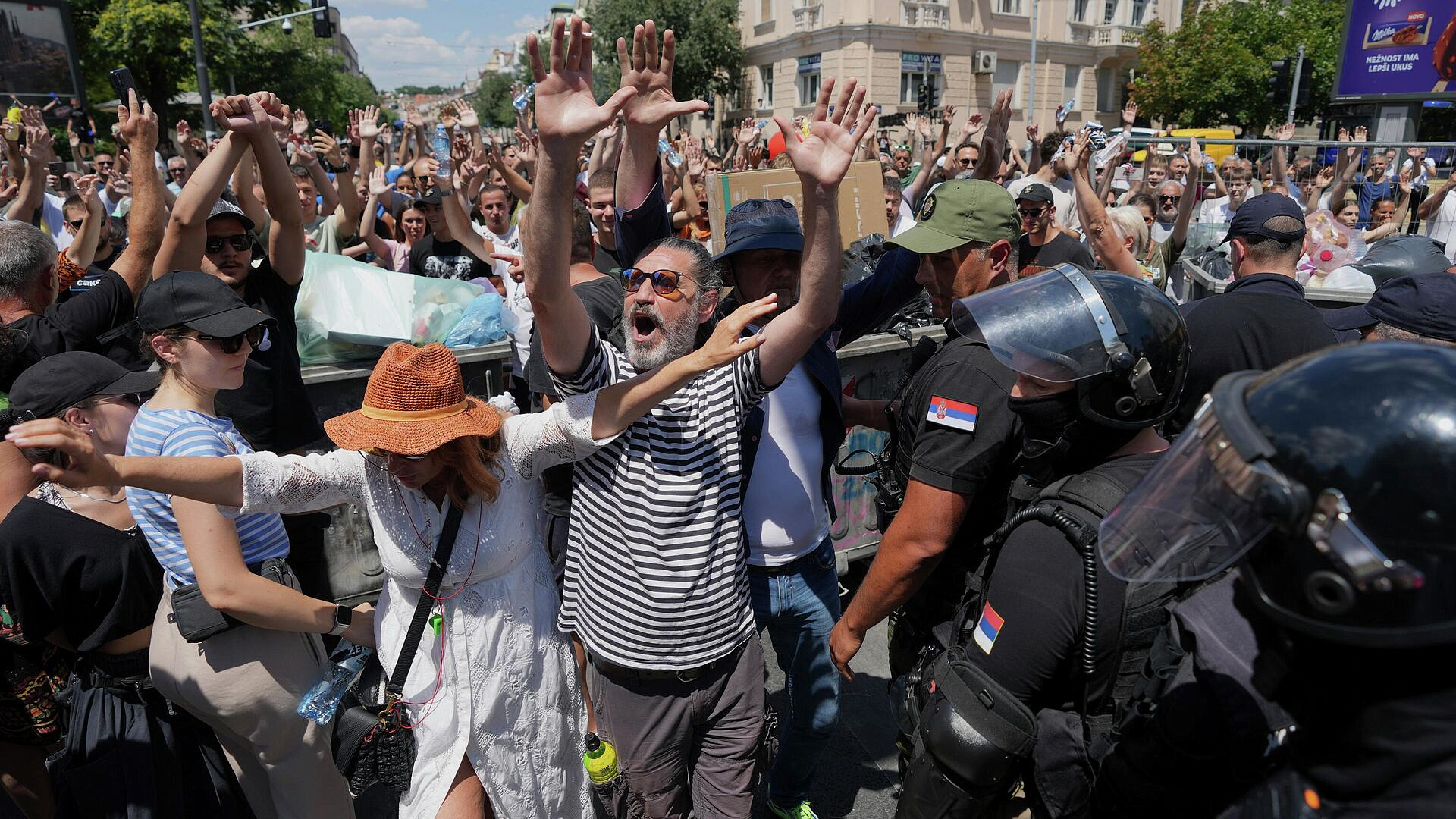 Посол России объяснил обострение кризиса в Сербии