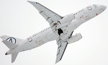 Алиханов назвал сроки начала регулярных рейсов Superjet-100 в России