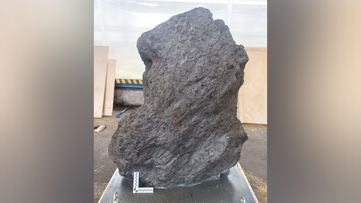 Таможенники пресекли вывоз осколка метеорита из России в Британию