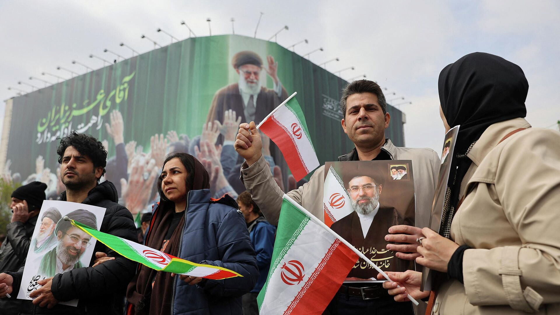 Народ Ирана желает выхода страны из ДНЯО, сообщил дипломатический источник